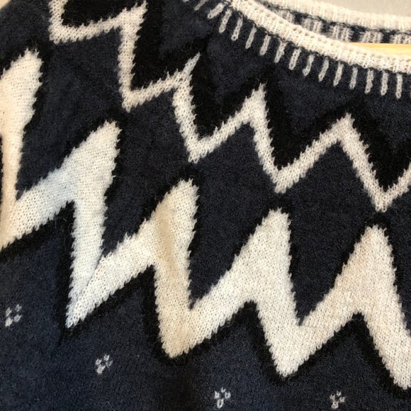 NWT, Black Print Round Neck Sweater, Aljok, Size Large - Picture 3 of 3